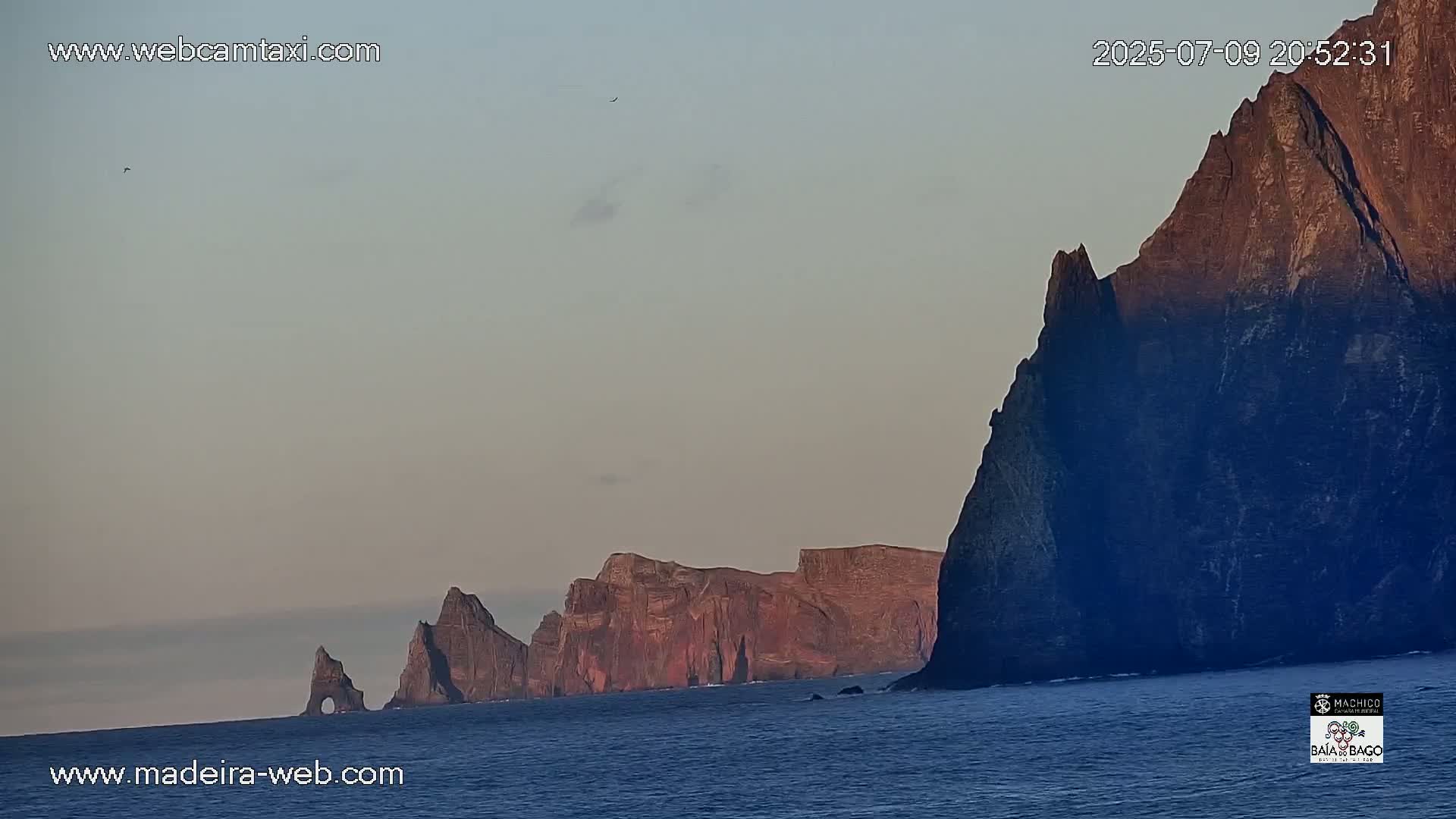 Porto da Cruz Swimming Pools & Atlantic Ocean Live Cam - Machico, Madeira, Portugal