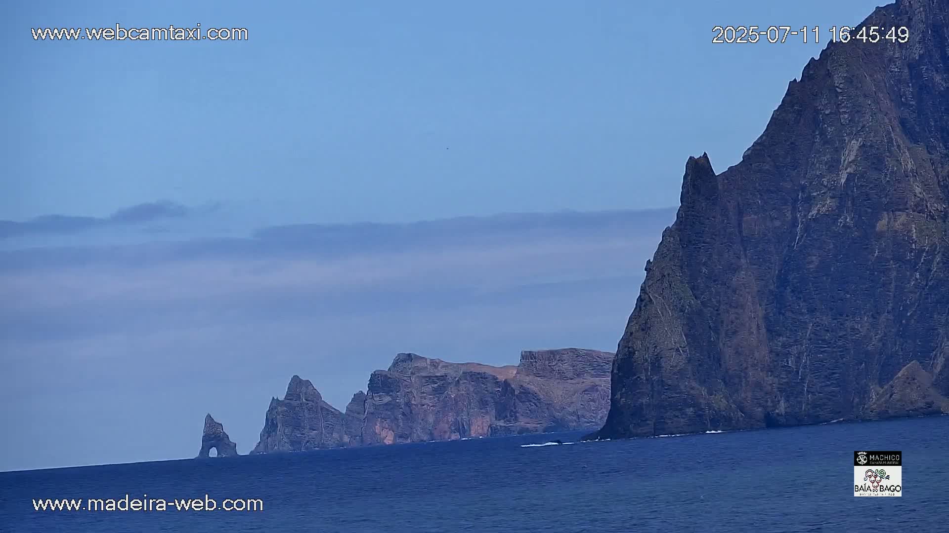 Porto da Cruz Swimming Pools & Atlantic Ocean Live Cam - Machico, Madeira, Portugal