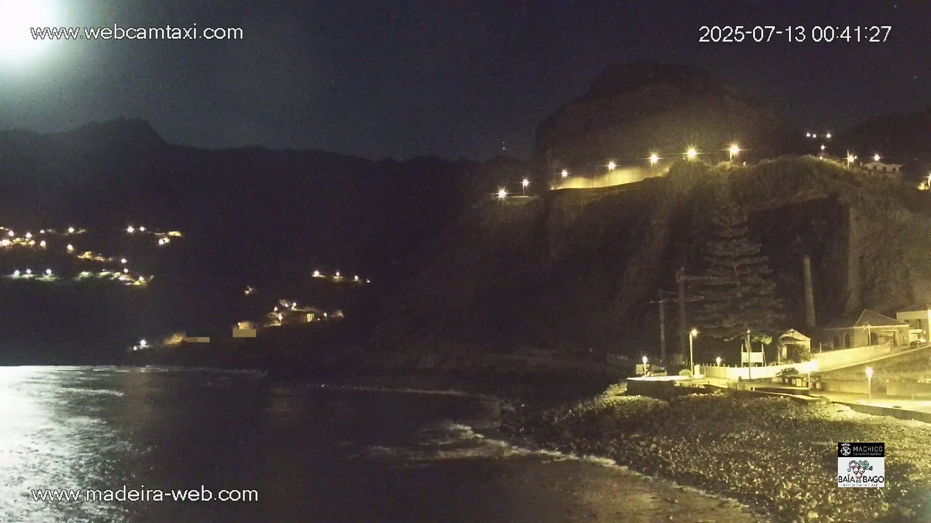 Porto da Cruz Swimming Pools & Atlantic Ocean Live Cam - Machico, Madeira, Portugal
