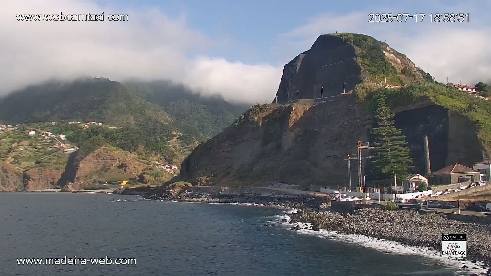 Porto da Cruz Swimming Pools & Atlantic Ocean Live Cam - Machico, Madeira, Portugal