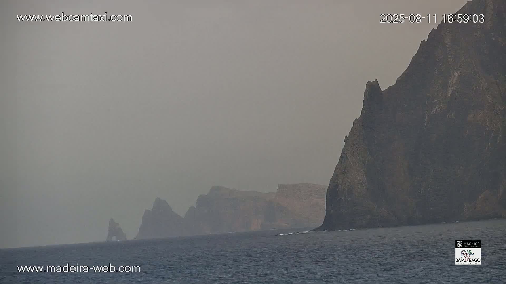 Porto da Cruz Swimming Pools & Atlantic Ocean Live Cam - Machico, Madeira, Portugal