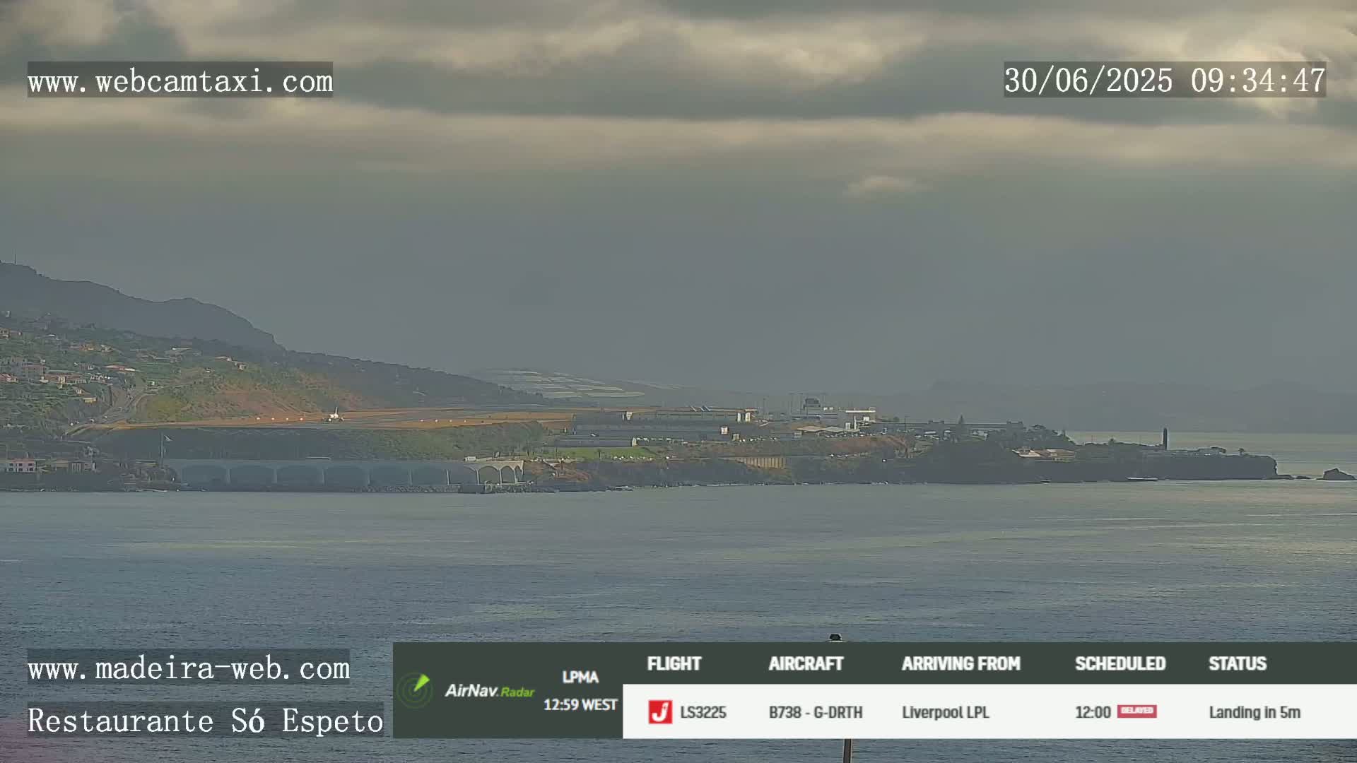 Funchal Cristiano Ronaldo Madeira  International Airport Radio & Live Cam FNC/LPMA - Santa Cruz, Madeira, Portugal