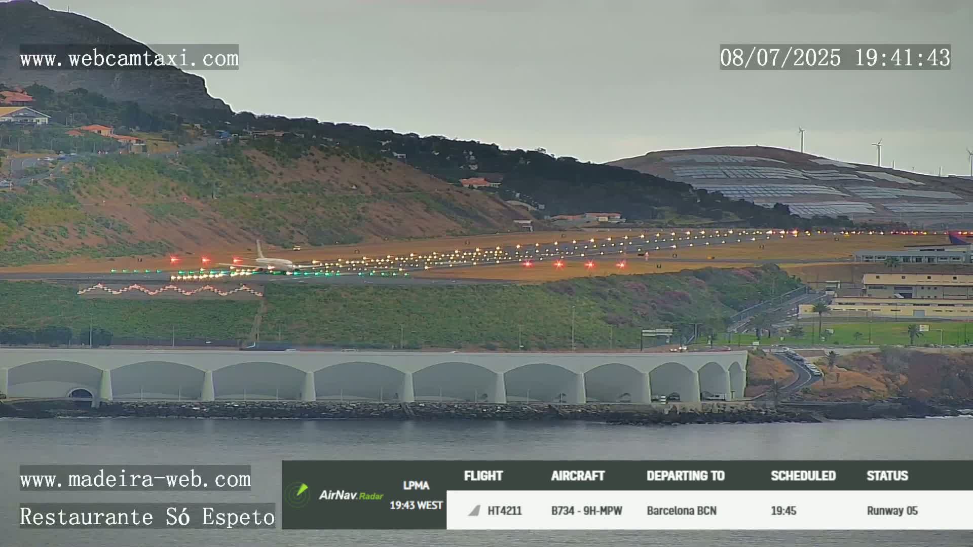 Funchal Cristiano Ronaldo Madeira  International Airport Radio & Live Cam FNC/LPMA - Santa Cruz, Madeira, Portugal