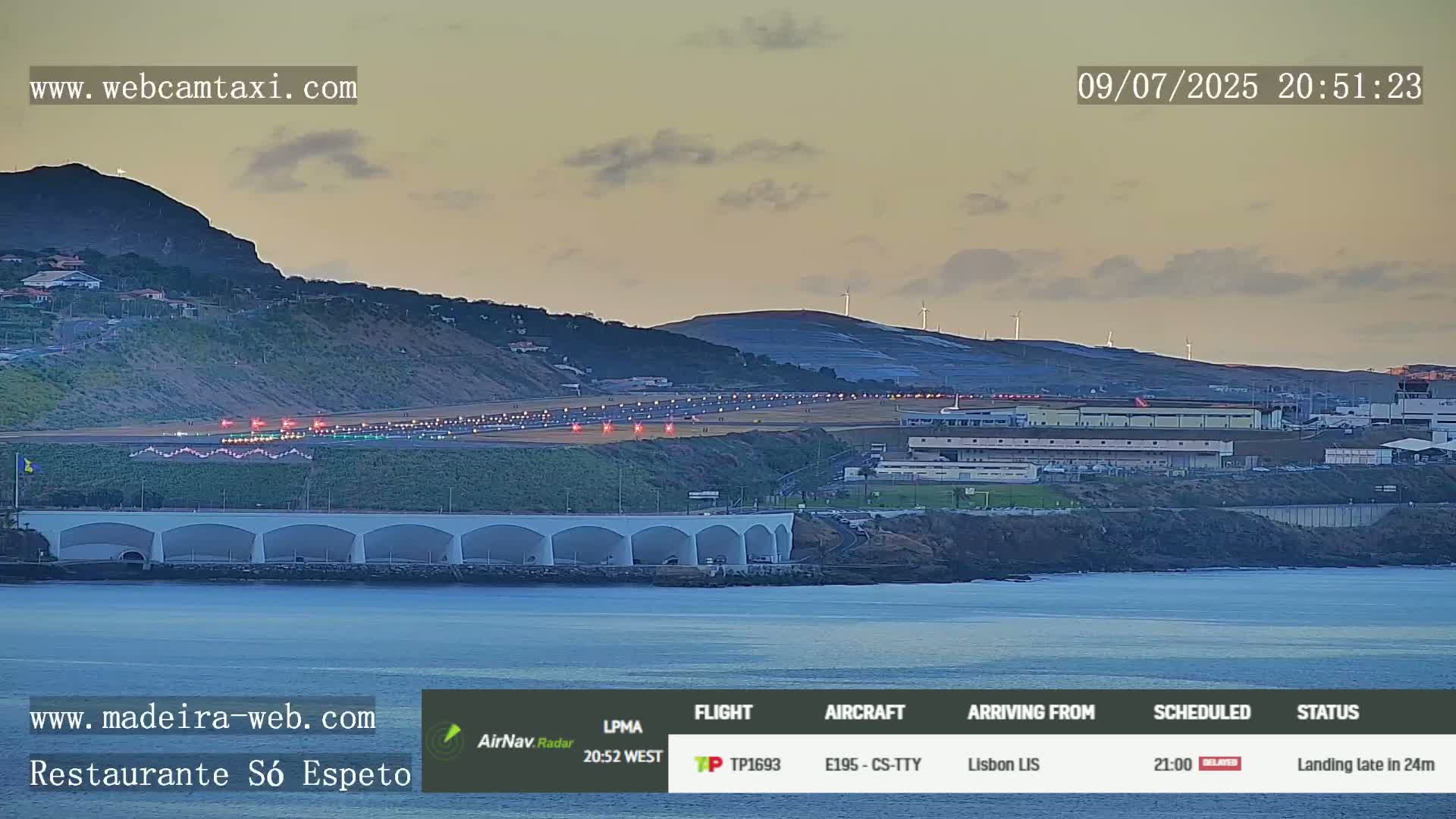 Funchal Cristiano Ronaldo Madeira  International Airport Radio & Live Cam FNC/LPMA - Santa Cruz, Madeira, Portugal