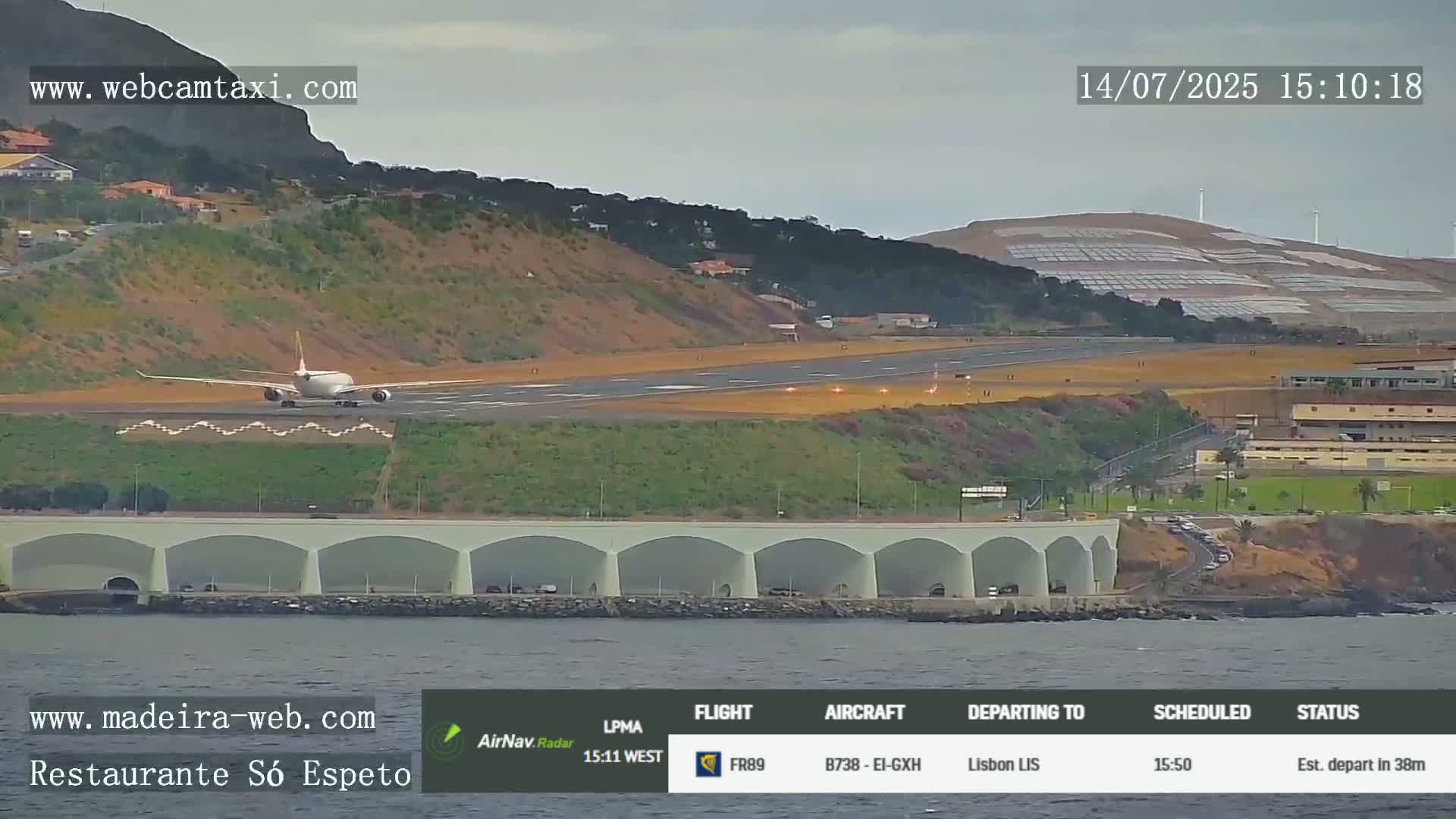 Funchal Cristiano Ronaldo Madeira  International Airport Radio & Live Cam FNC/LPMA - Santa Cruz, Madeira, Portugal