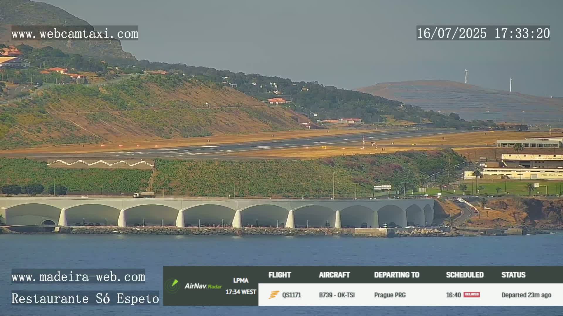Funchal Cristiano Ronaldo Madeira  International Airport Radio & Live Cam FNC/LPMA - Santa Cruz, Madeira, Portugal
