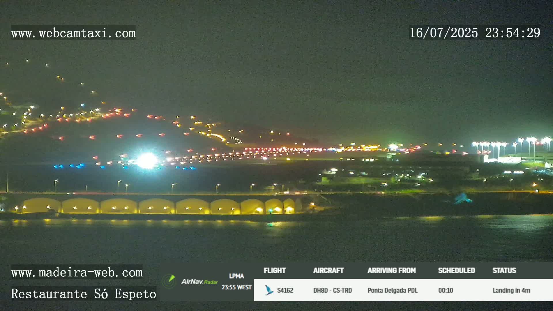 Funchal Cristiano Ronaldo Madeira  International Airport Radio & Live Cam FNC/LPMA - Santa Cruz, Madeira, Portugal