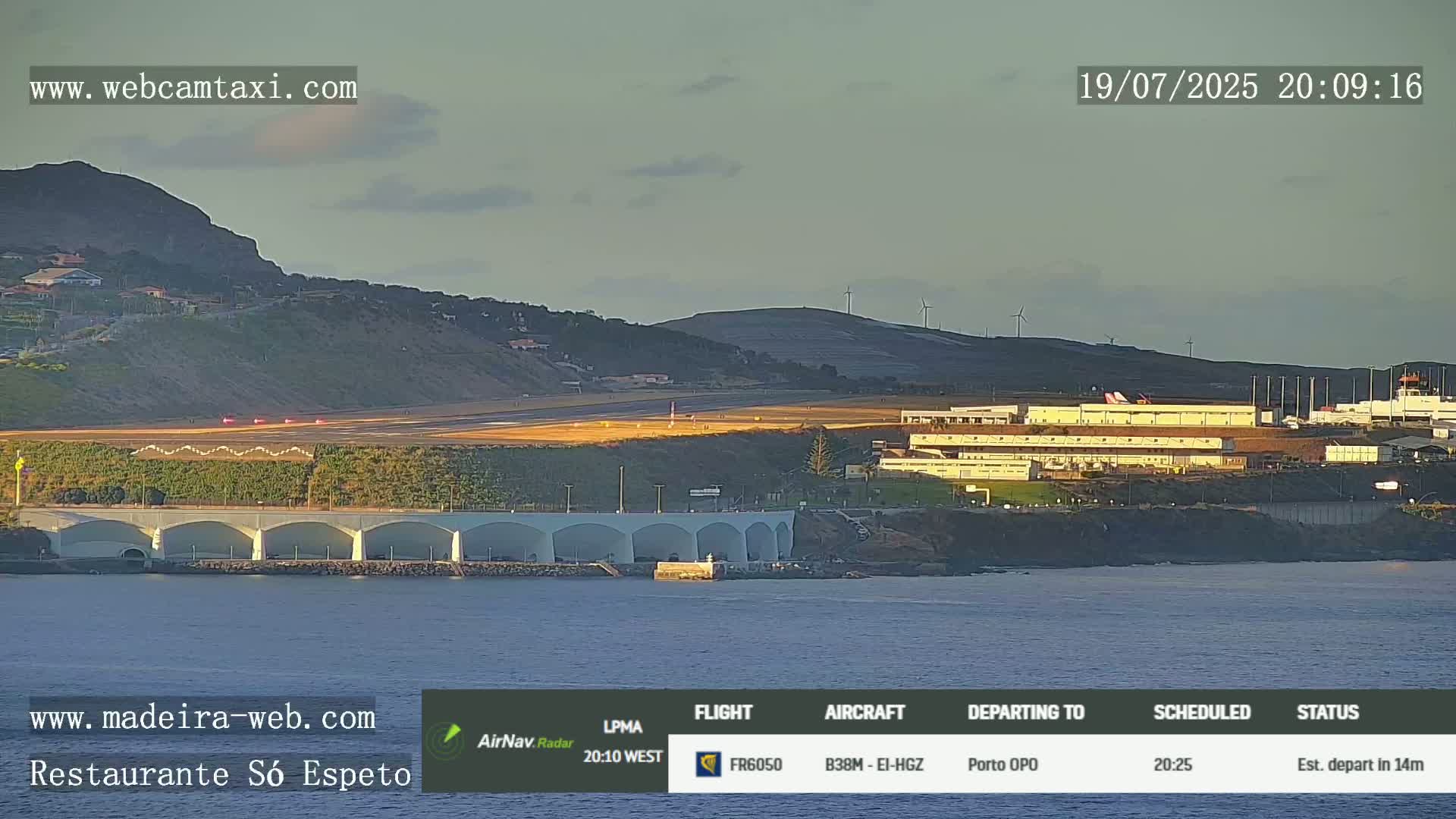 Funchal Cristiano Ronaldo Madeira  International Airport Radio & Live Cam FNC/LPMA - Santa Cruz, Madeira, Portugal