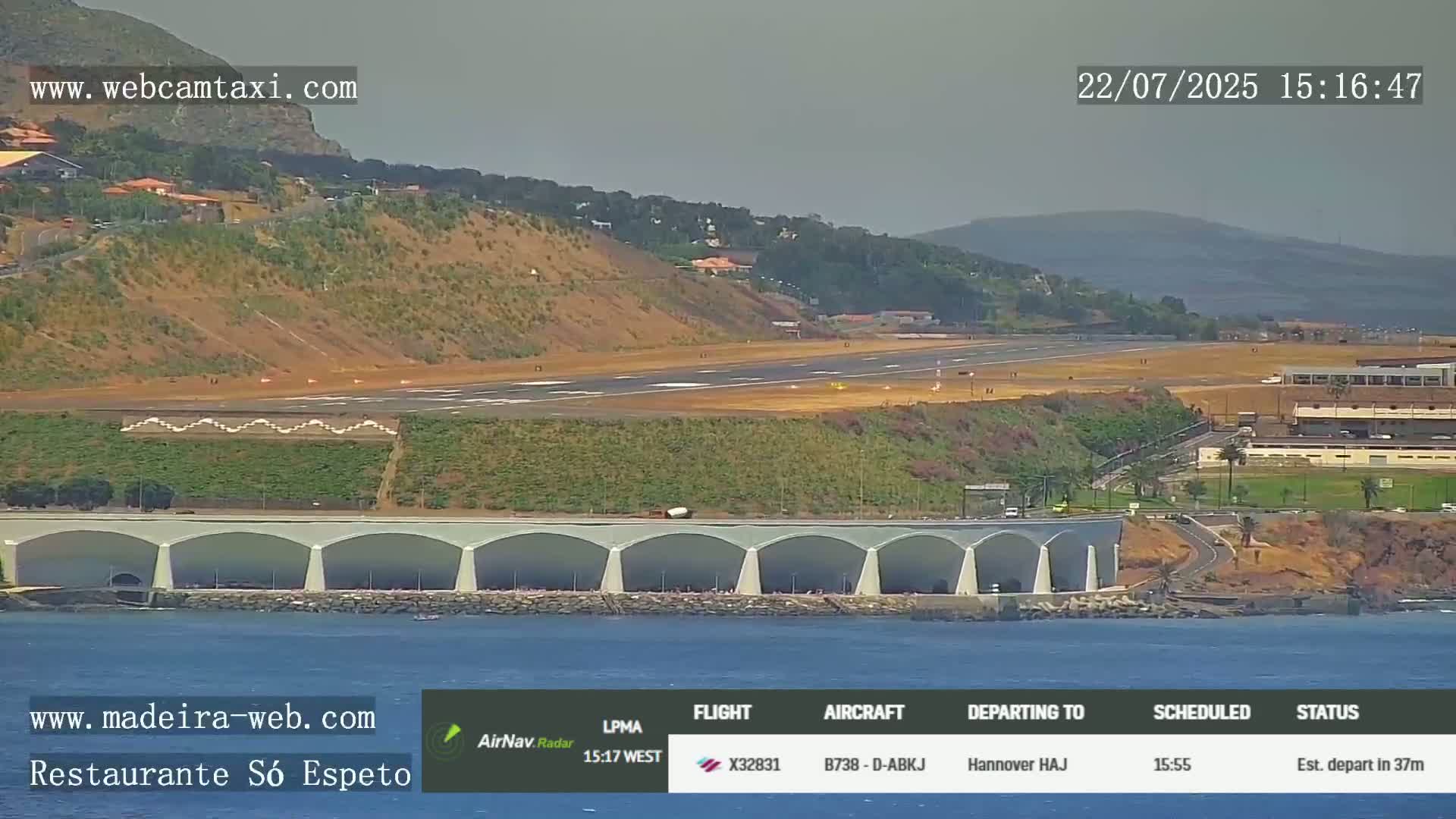 Funchal Cristiano Ronaldo Madeira  International Airport Radio & Live Cam FNC/LPMA - Santa Cruz, Madeira, Portugal