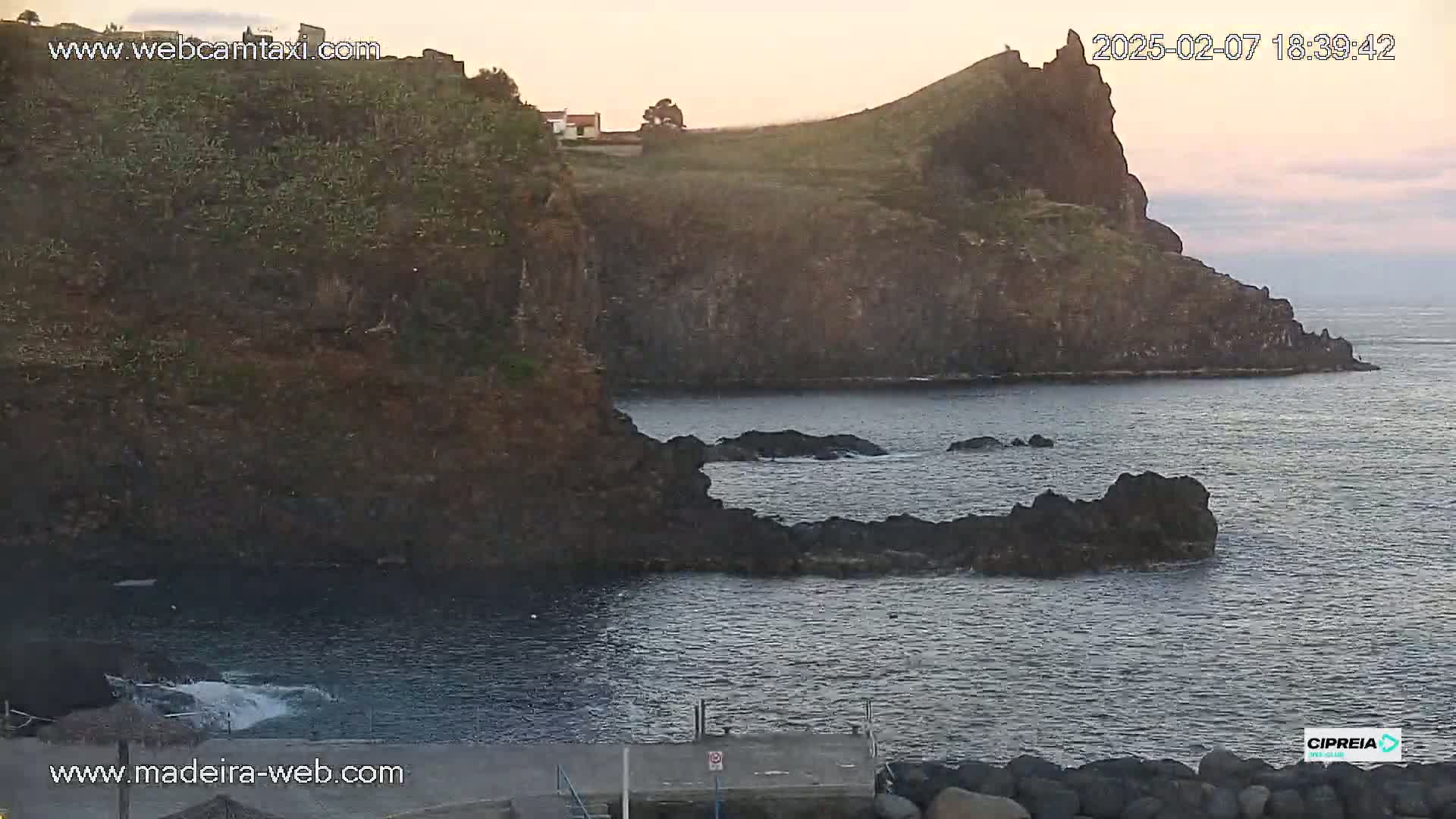 Canico, Praia dos Reis Magos Beach Live Cam, Caniço - Santa Cruz, Madeira, Portugal