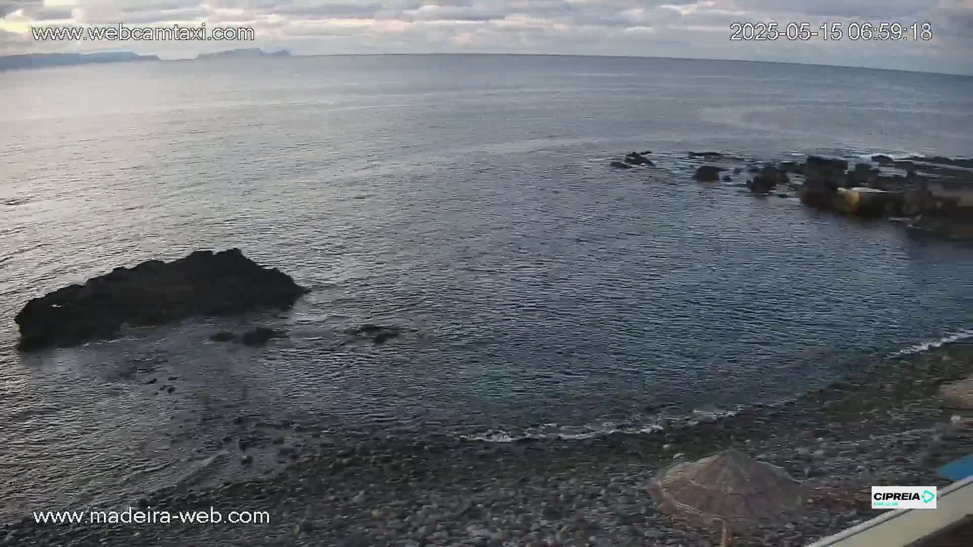 Canico, Praia dos Reis Magos Beach Live Cam, Caniço - Santa Cruz, Madeira, Portugal