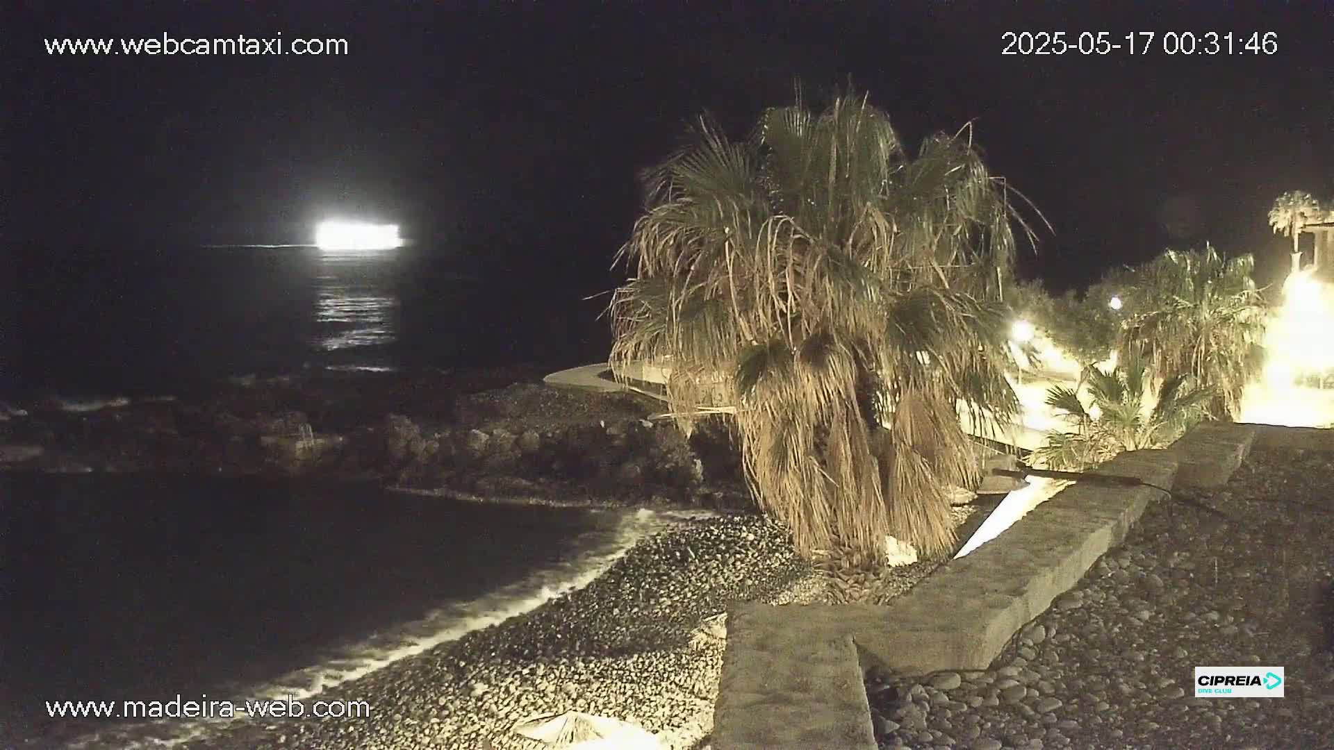 Canico, Praia dos Reis Magos Beach Live Cam, Caniço - Santa Cruz, Madeira, Portugal