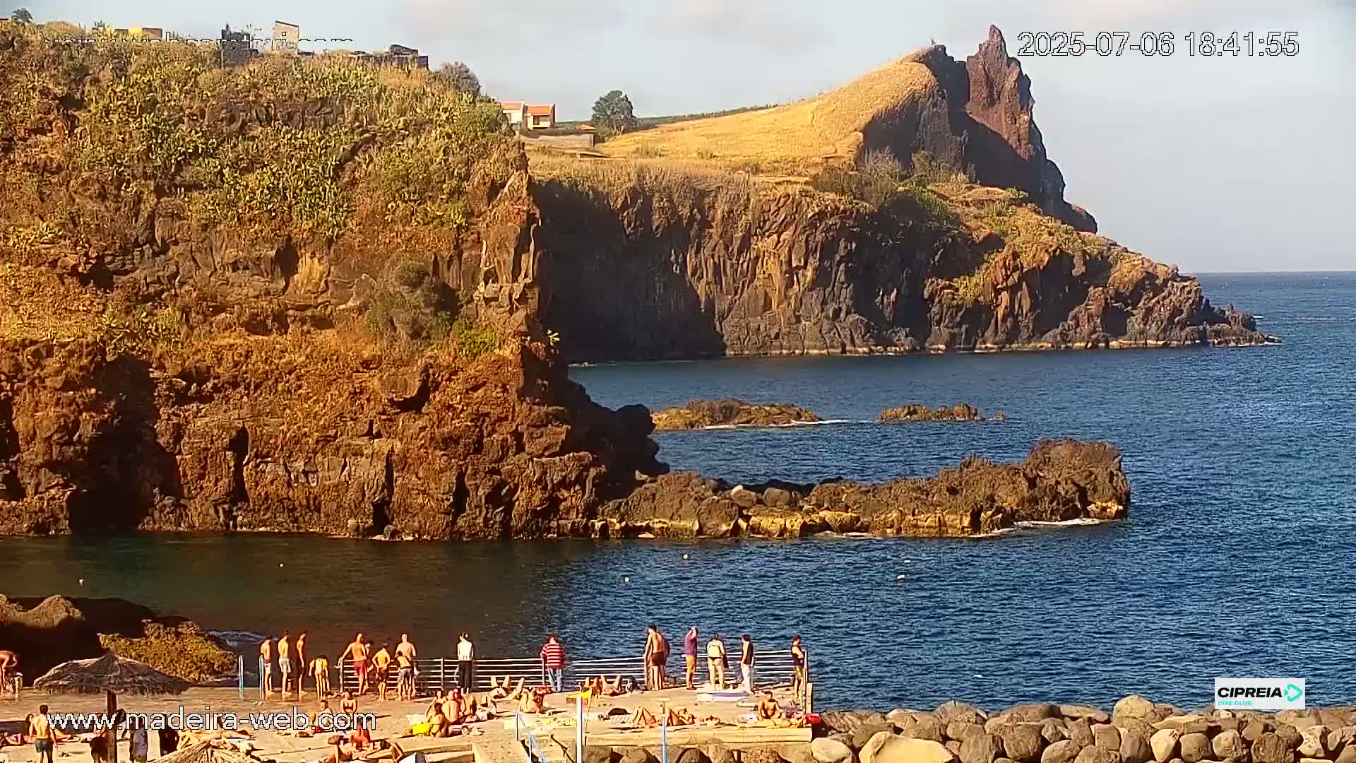 Canico, Praia dos Reis Magos Beach Live Cam, Caniço - Santa Cruz, Madeira, Portugal