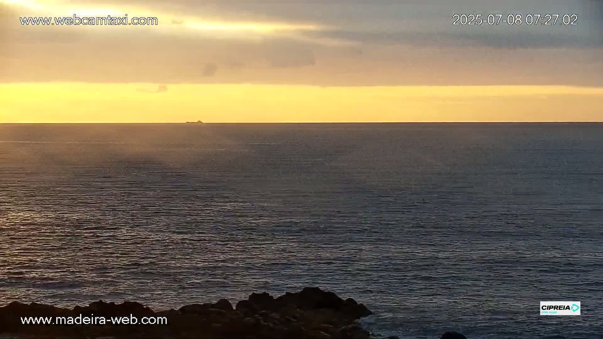 Canico, Praia dos Reis Magos Beach Live Cam, Caniço - Santa Cruz, Madeira, Portugal