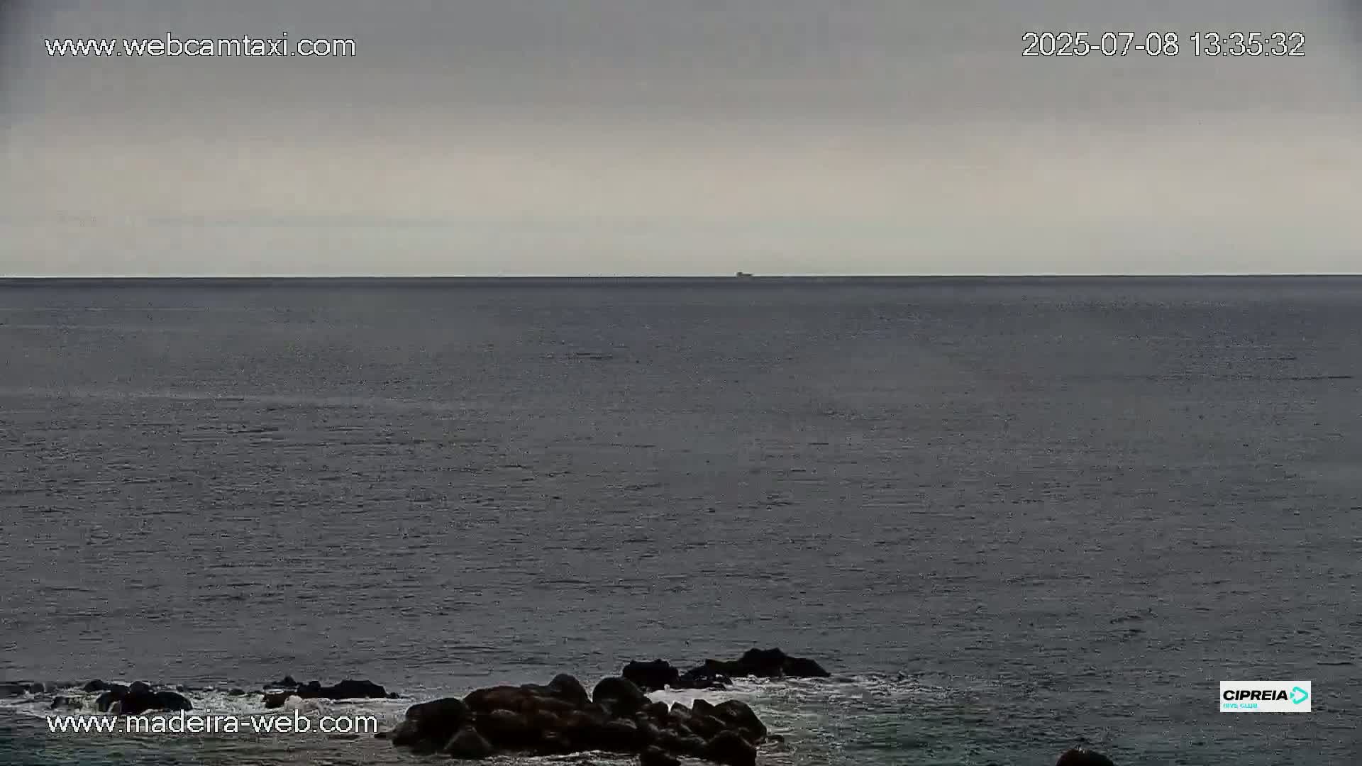Canico, Praia dos Reis Magos Beach Live Cam, Caniço - Santa Cruz, Madeira, Portugal
