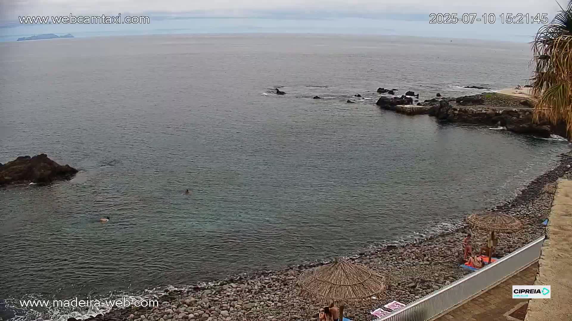 Canico, Praia dos Reis Magos Beach Live Cam, Caniço - Santa Cruz, Madeira, Portugal
