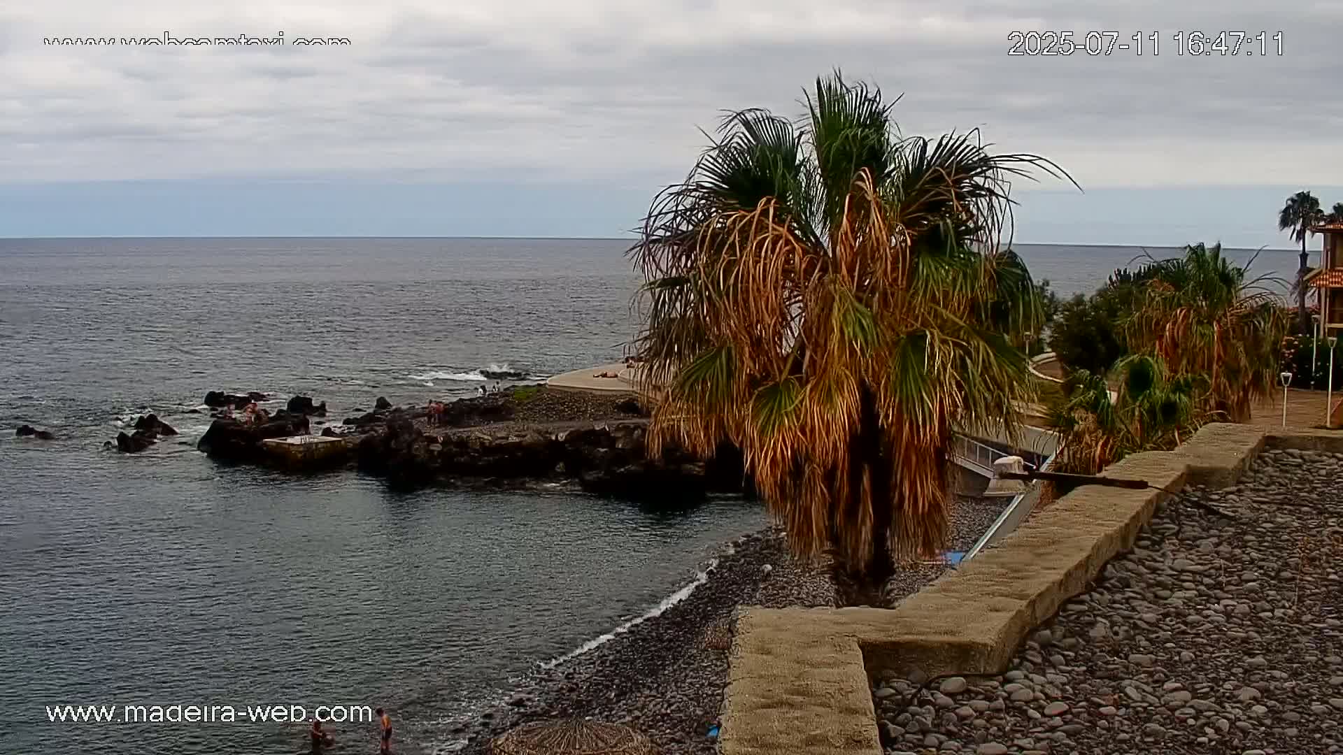 Canico, Praia dos Reis Magos Beach Live Cam, Caniço - Santa Cruz, Madeira, Portugal