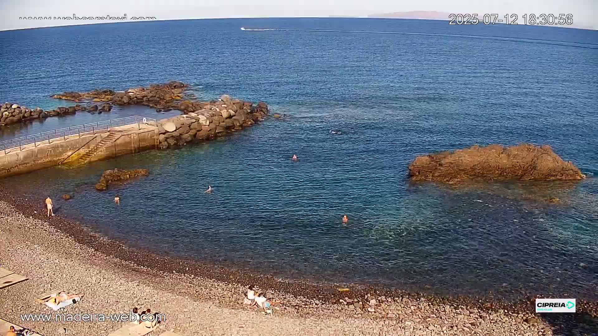 Canico, Praia dos Reis Magos Beach Live Cam, Caniço - Santa Cruz, Madeira, Portugal