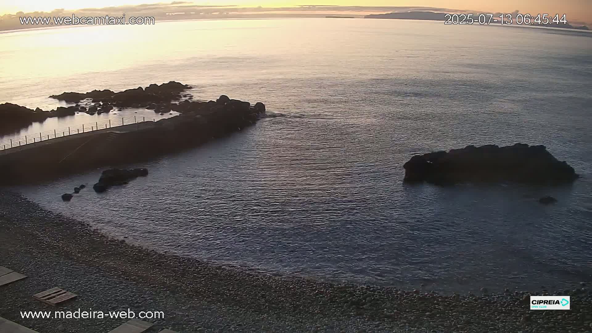 Canico, Praia dos Reis Magos Beach Live Cam, Caniço - Santa Cruz, Madeira, Portugal