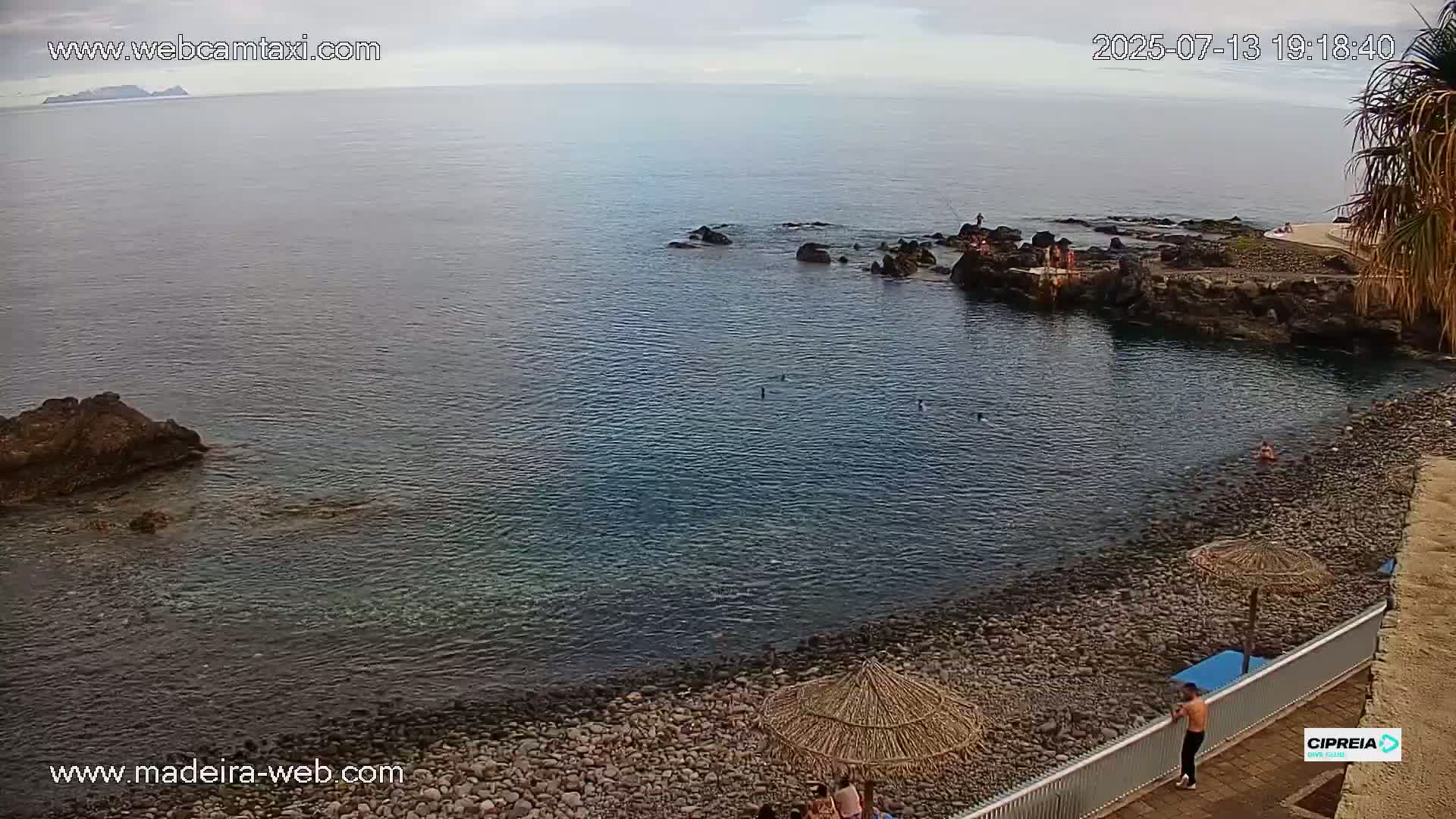 Canico, Praia dos Reis Magos Beach Live Cam, Caniço - Santa Cruz, Madeira, Portugal