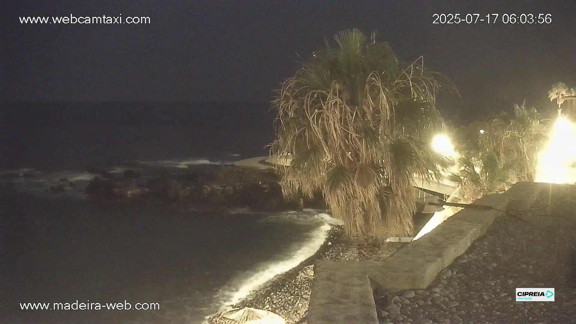 Canico, Praia dos Reis Magos Beach Live Cam, Caniço - Santa Cruz, Madeira, Portugal