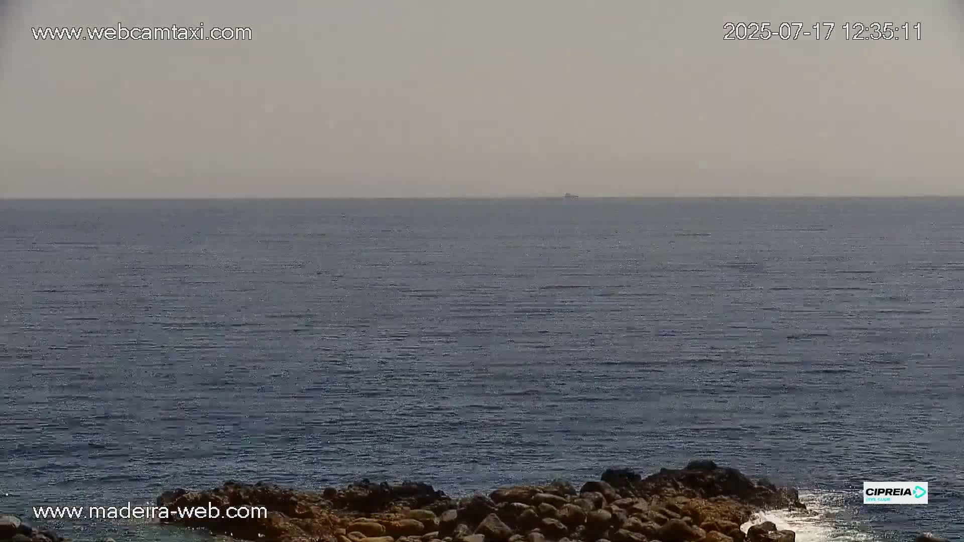 Canico, Praia dos Reis Magos Beach Live Cam, Caniço - Santa Cruz, Madeira, Portugal