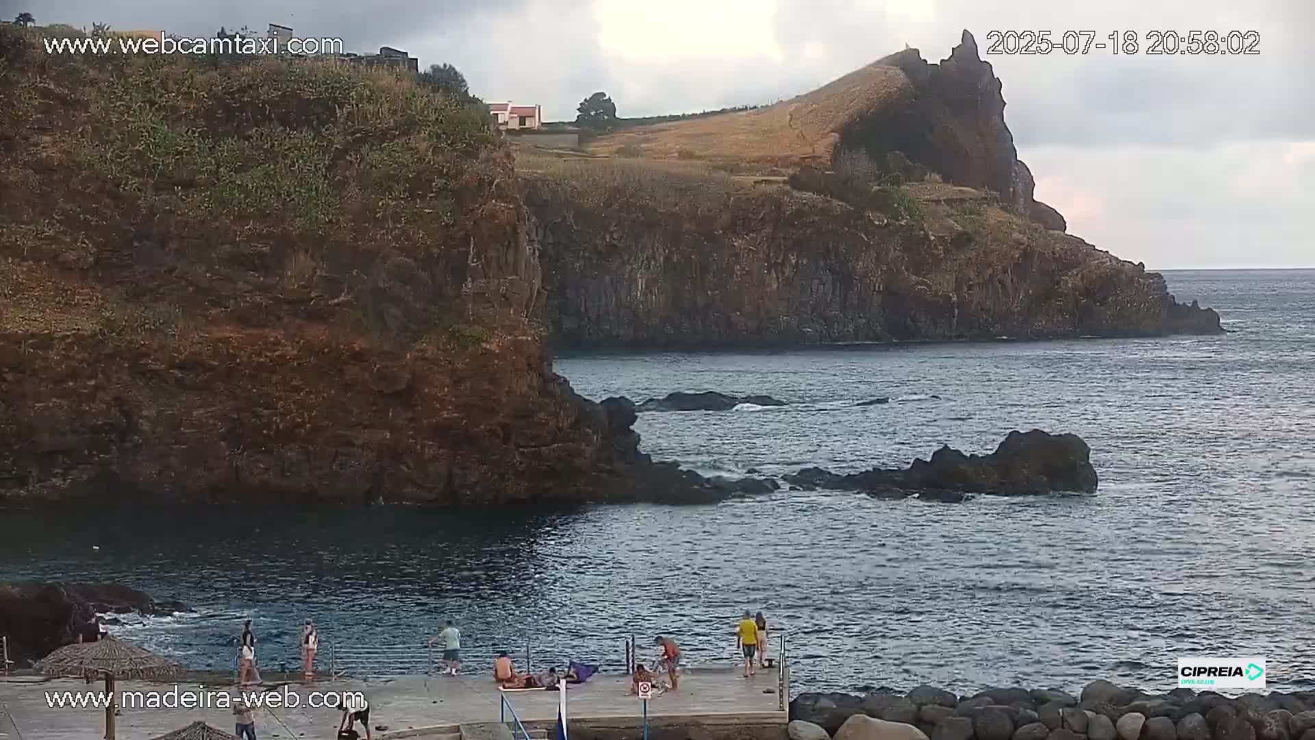 Canico, Praia dos Reis Magos Beach Live Cam, Caniço - Santa Cruz, Madeira, Portugal