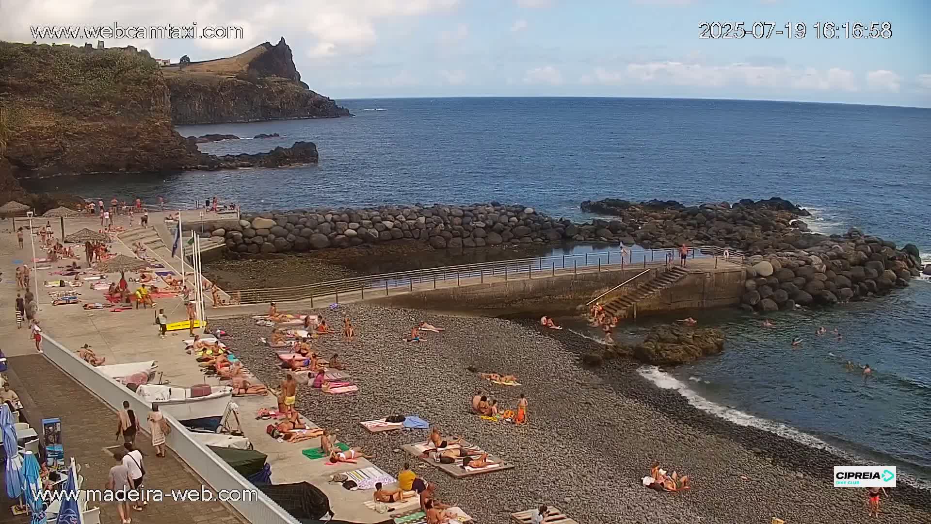 Canico, Praia dos Reis Magos Beach Live Cam, Caniço - Santa Cruz, Madeira, Portugal