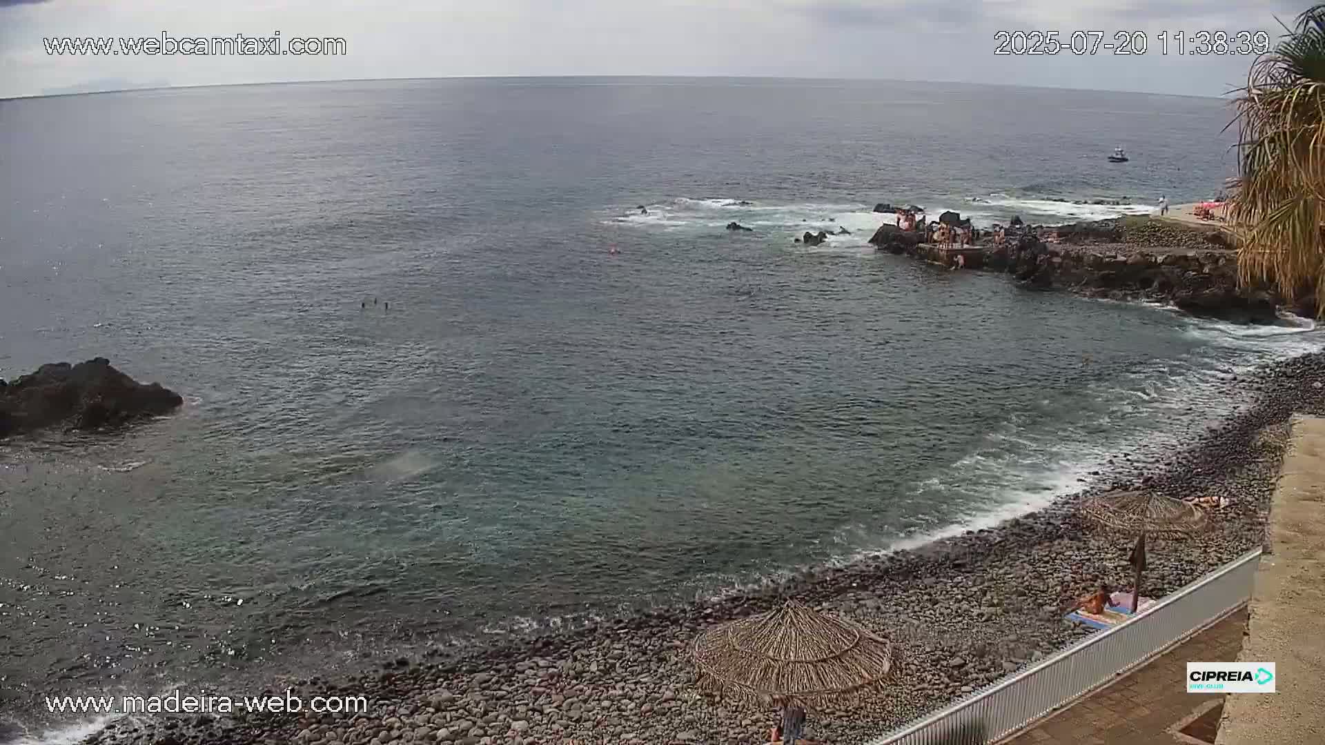 Canico, Praia dos Reis Magos Beach Live Cam, Caniço - Santa Cruz, Madeira, Portugal