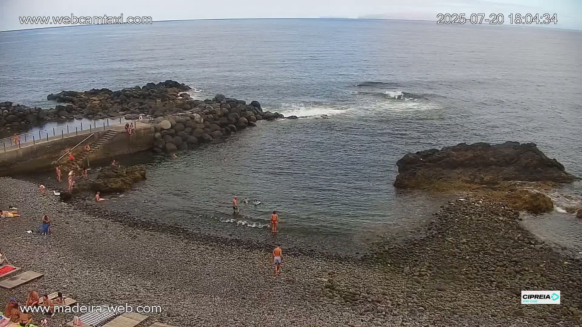 Canico, Praia dos Reis Magos Beach Live Cam, Caniço - Santa Cruz, Madeira, Portugal