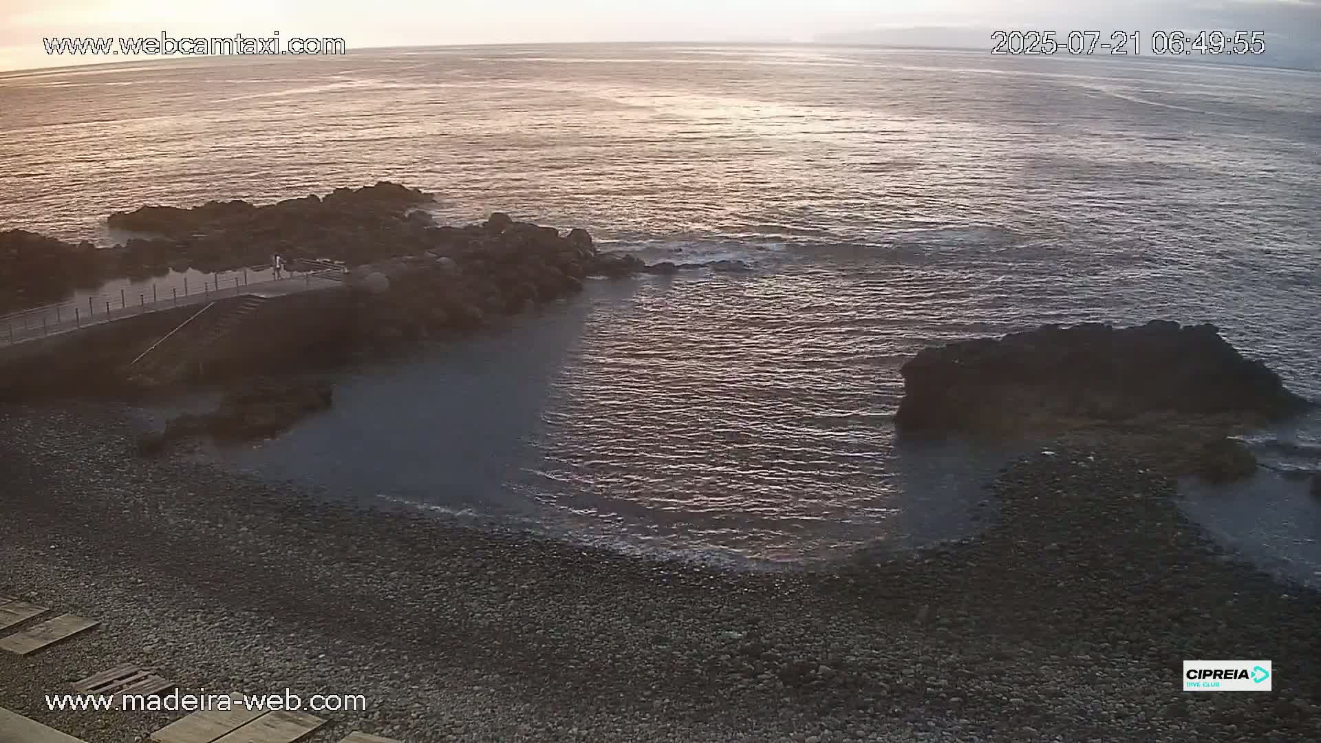 Canico, Praia dos Reis Magos Beach Live Cam, Caniço - Santa Cruz, Madeira, Portugal