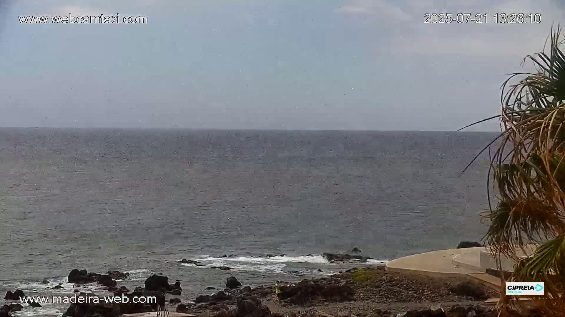 Canico, Praia dos Reis Magos Beach Live Cam, Caniço - Santa Cruz, Madeira, Portugal