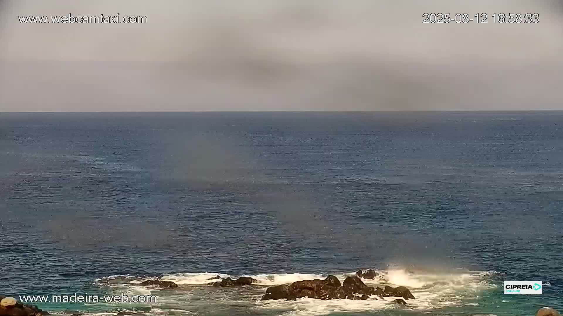 Canico, Praia dos Reis Magos Beach Live Cam, Caniço - Santa Cruz, Madeira, Portugal