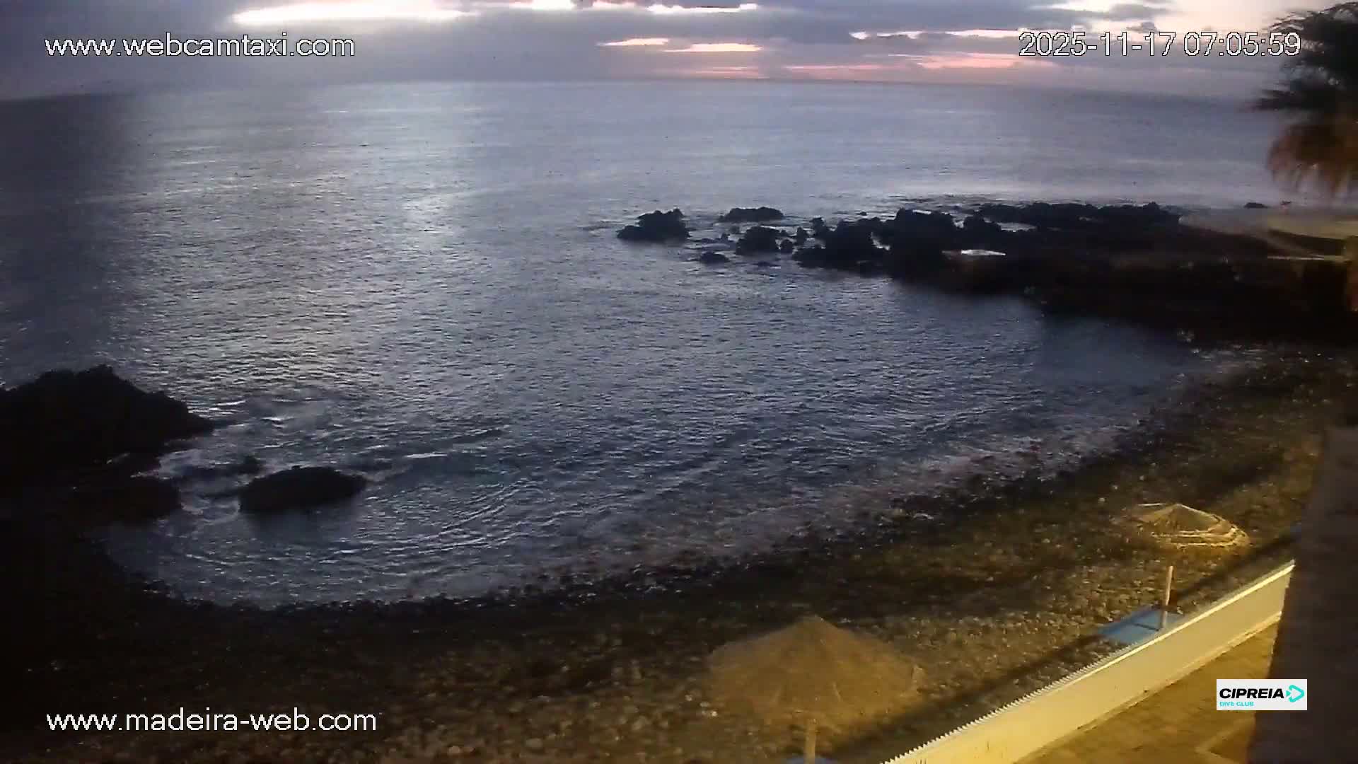 Canico, Praia dos Reis Magos Beach Live Cam, Caniço - Santa Cruz, Madeira, Portugal