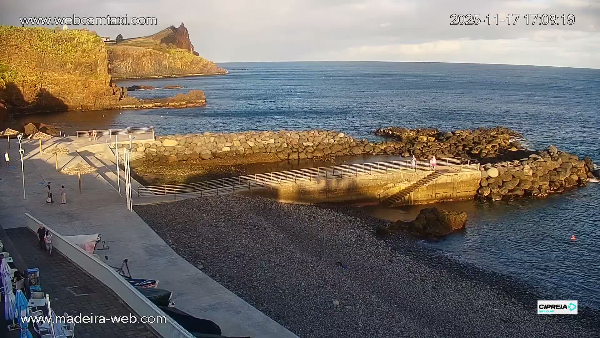 Canico, Praia dos Reis Magos Beach Live Cam, Caniço - Santa Cruz, Madeira, Portugal