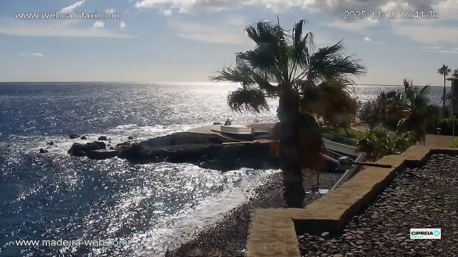 Canico, Praia dos Reis Magos Beach Live Cam, Caniço - Santa Cruz, Madeira, Portugal