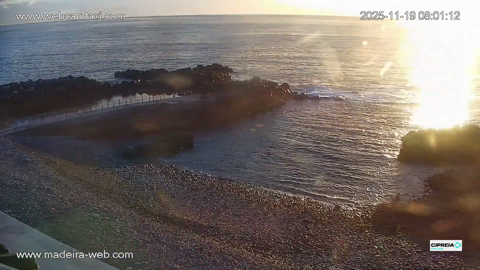 Canico, Praia dos Reis Magos Beach Live Cam, Caniço - Santa Cruz, Madeira, Portugal