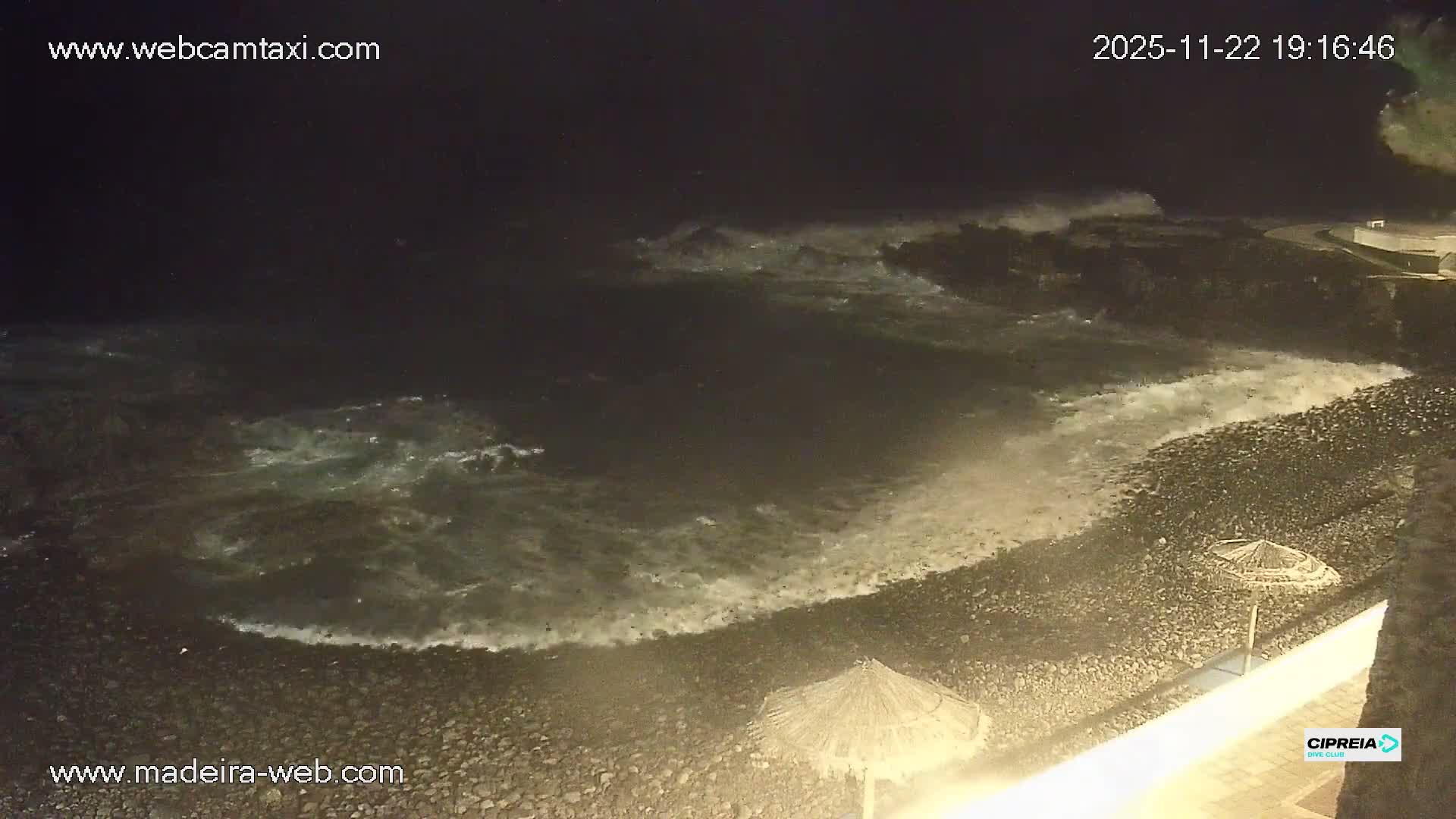 Canico, Praia dos Reis Magos Beach Live Cam, Caniço - Santa Cruz, Madeira, Portugal