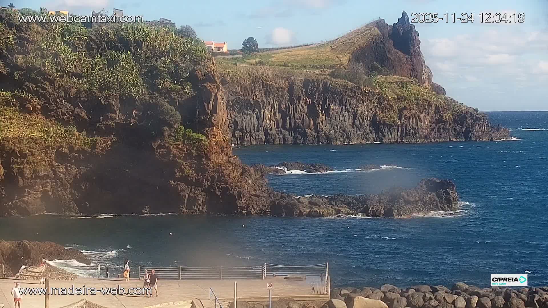 Canico, Praia dos Reis Magos Beach Live Cam, Caniço - Santa Cruz, Madeira, Portugal