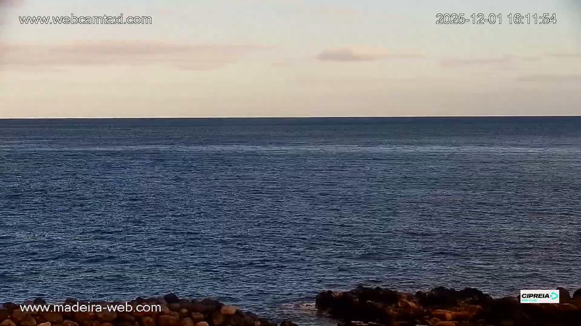 Canico, Praia dos Reis Magos Beach Live Cam, Caniço - Santa Cruz, Madeira, Portugal