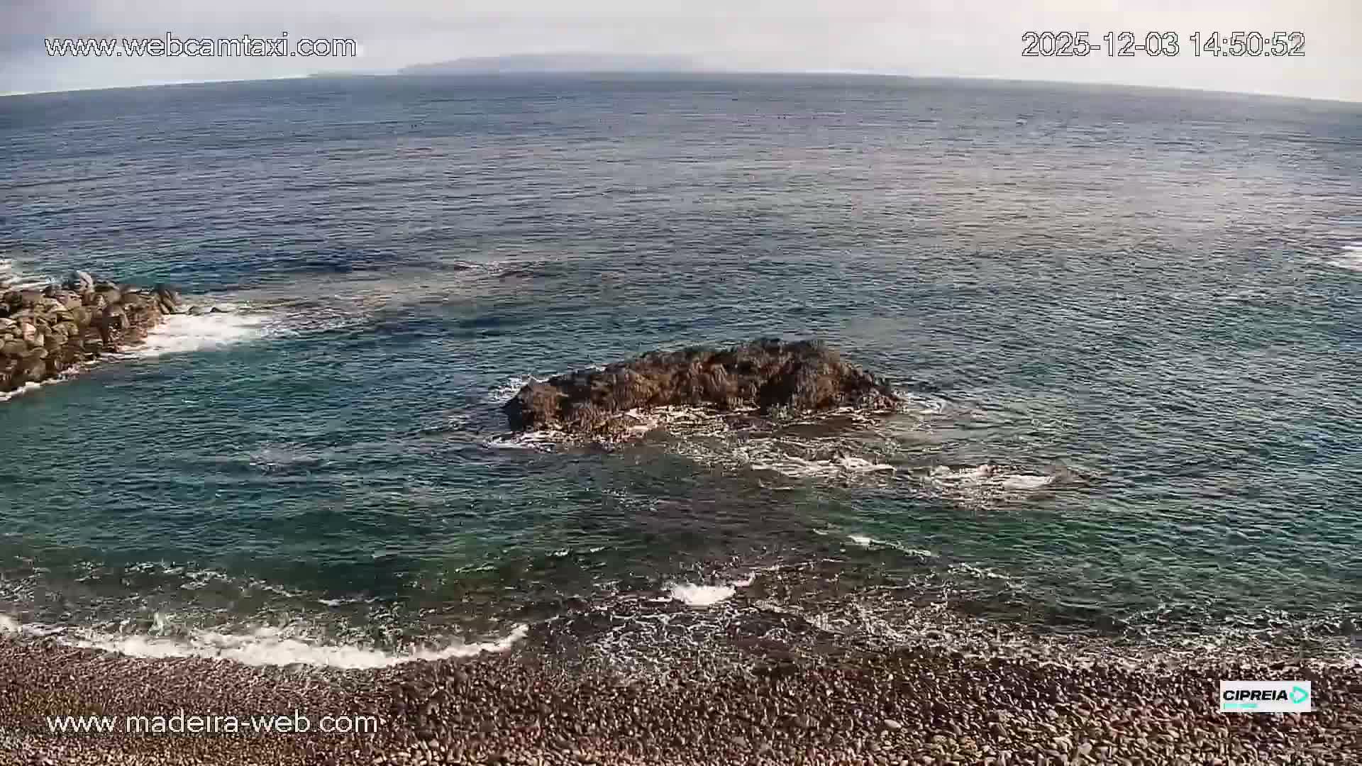 Canico, Praia dos Reis Magos Beach Live Cam, Caniço - Santa Cruz, Madeira, Portugal
