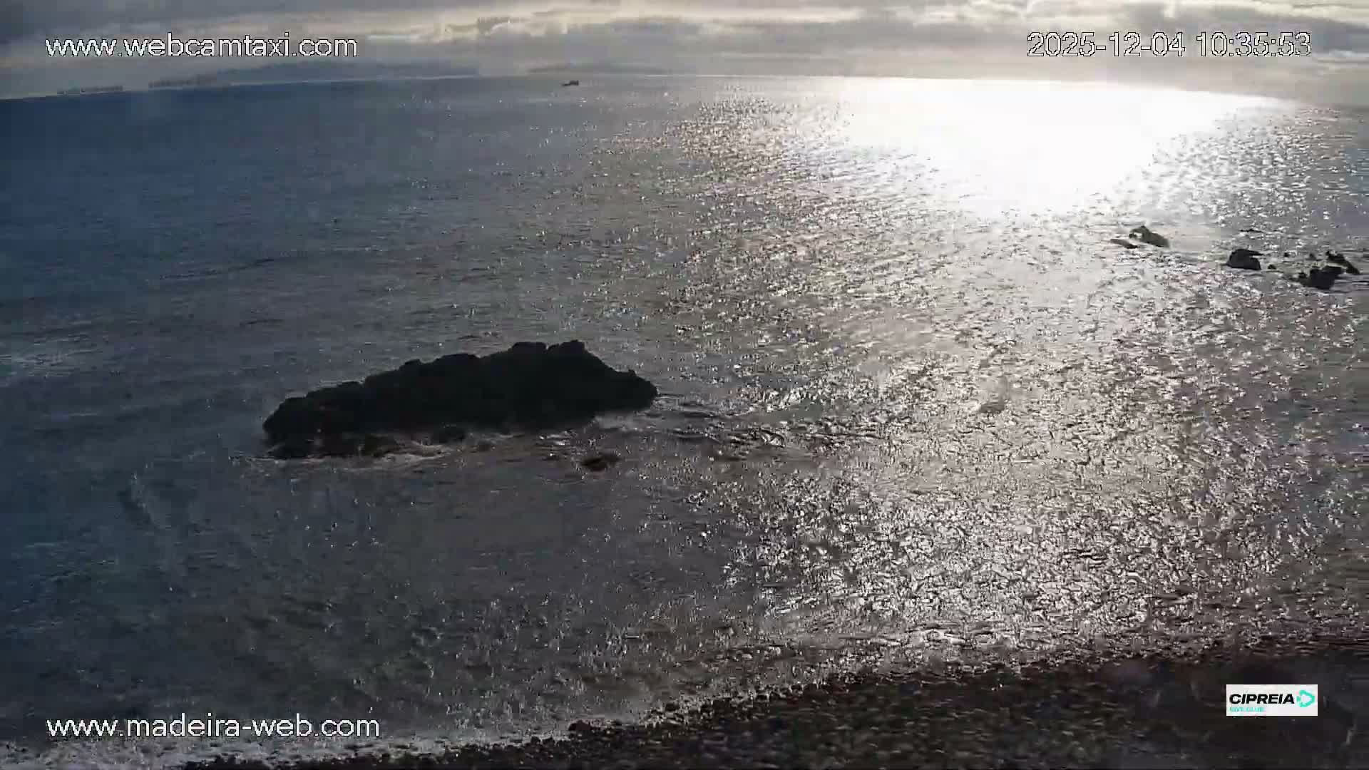 Canico, Praia dos Reis Magos Beach Live Cam, Caniço - Santa Cruz, Madeira, Portugal