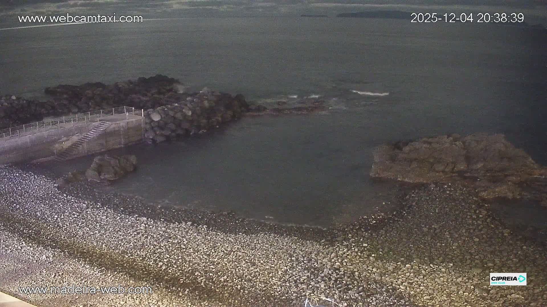 Canico, Praia dos Reis Magos Beach Live Cam, Caniço - Santa Cruz, Madeira, Portugal
