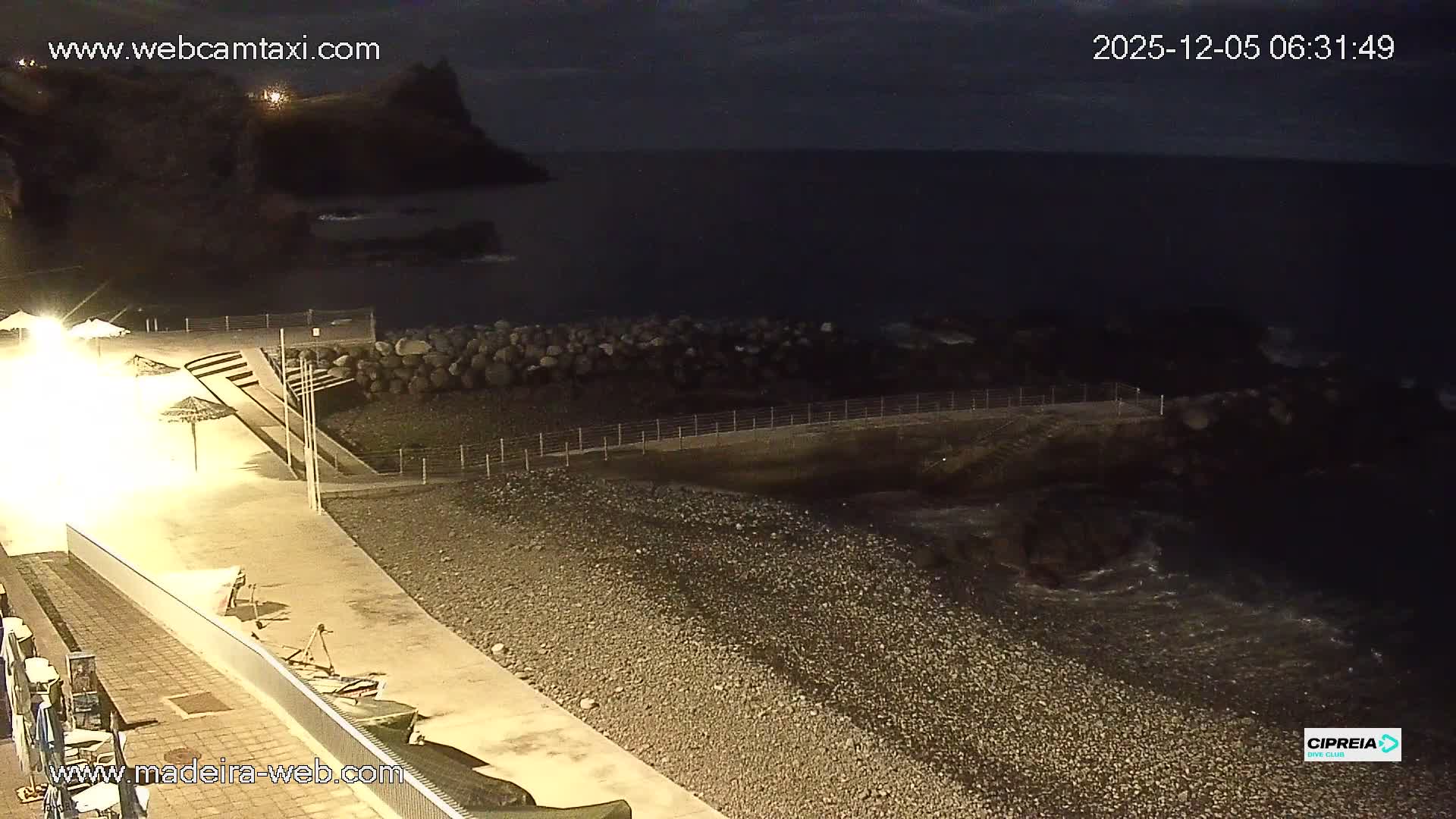 Canico, Praia dos Reis Magos Beach Live Cam, Caniço - Santa Cruz, Madeira, Portugal