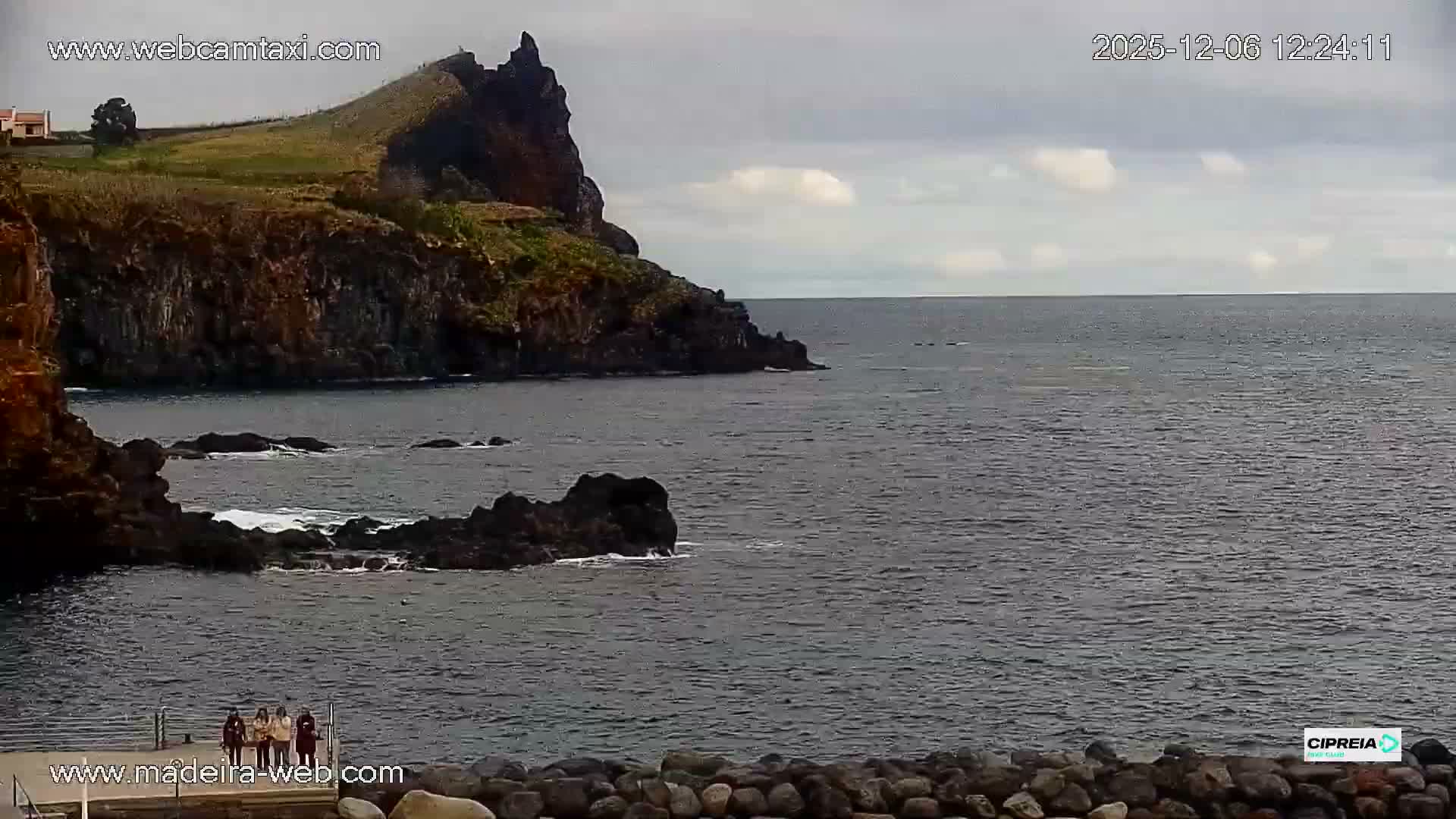 Canico, Praia dos Reis Magos Beach Live Cam, Caniço - Santa Cruz, Madeira, Portugal