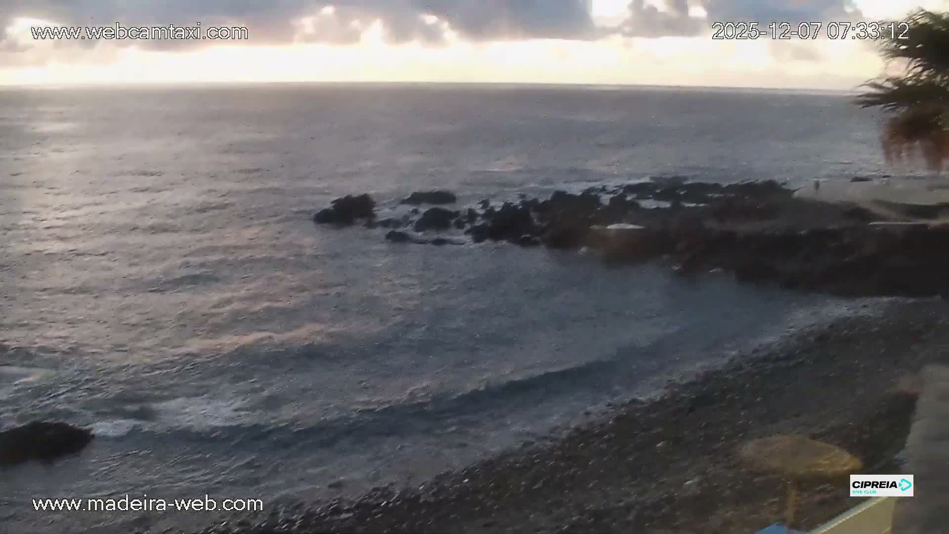 Canico, Praia dos Reis Magos Beach Live Cam, Caniço - Santa Cruz, Madeira, Portugal