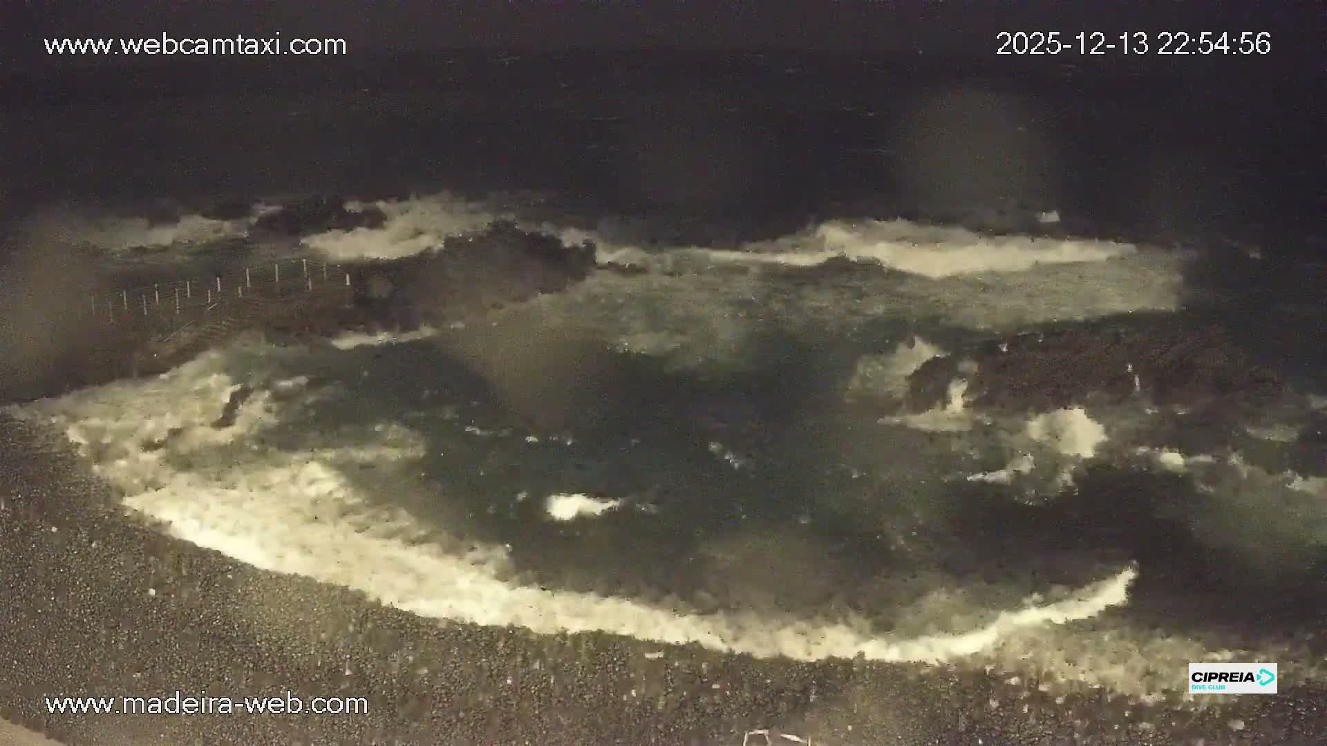 Canico, Praia dos Reis Magos Beach Live Cam, Caniço - Santa Cruz, Madeira, Portugal