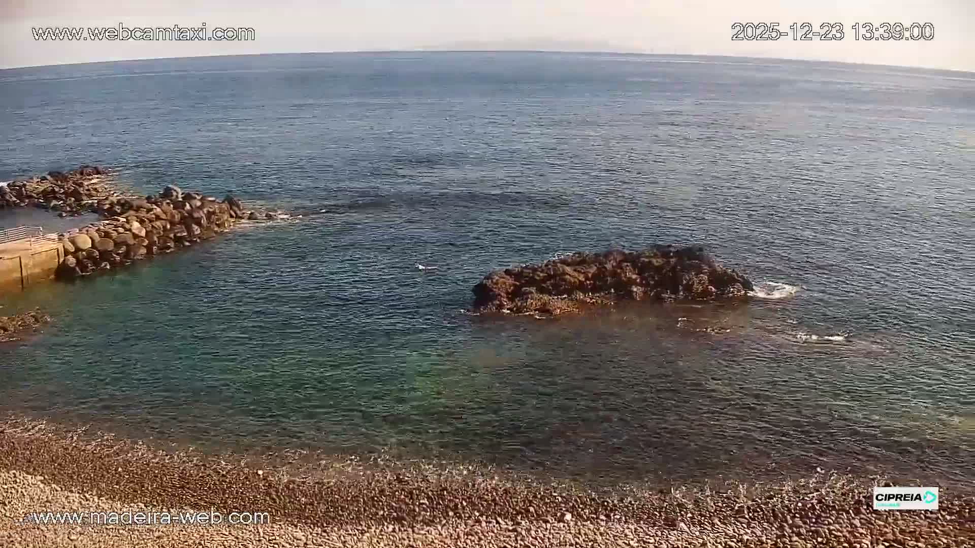 Canico, Praia dos Reis Magos Beach Live Cam, Caniço - Santa Cruz, Madeira, Portugal
