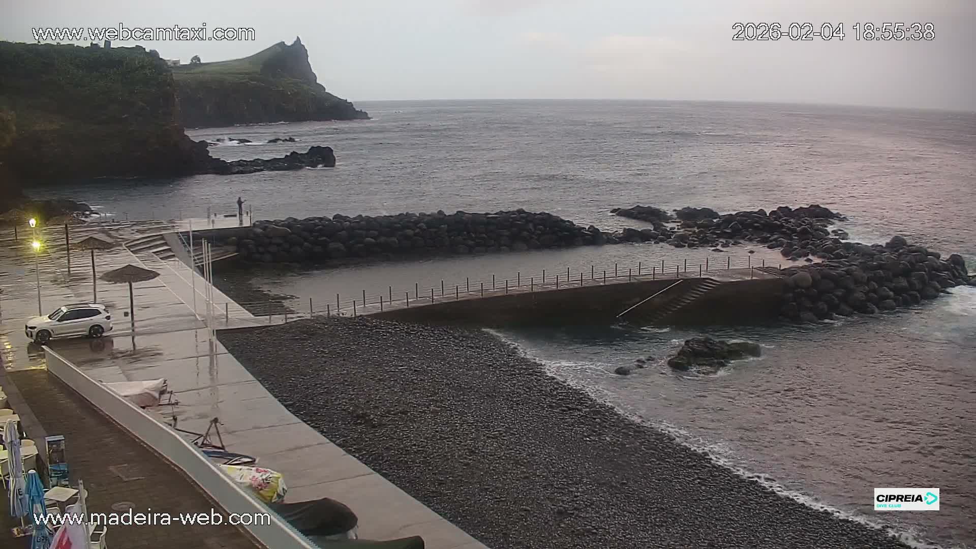 Canico, Praia dos Reis Magos Beach Live Cam, Caniço - Santa Cruz, Madeira, Portugal