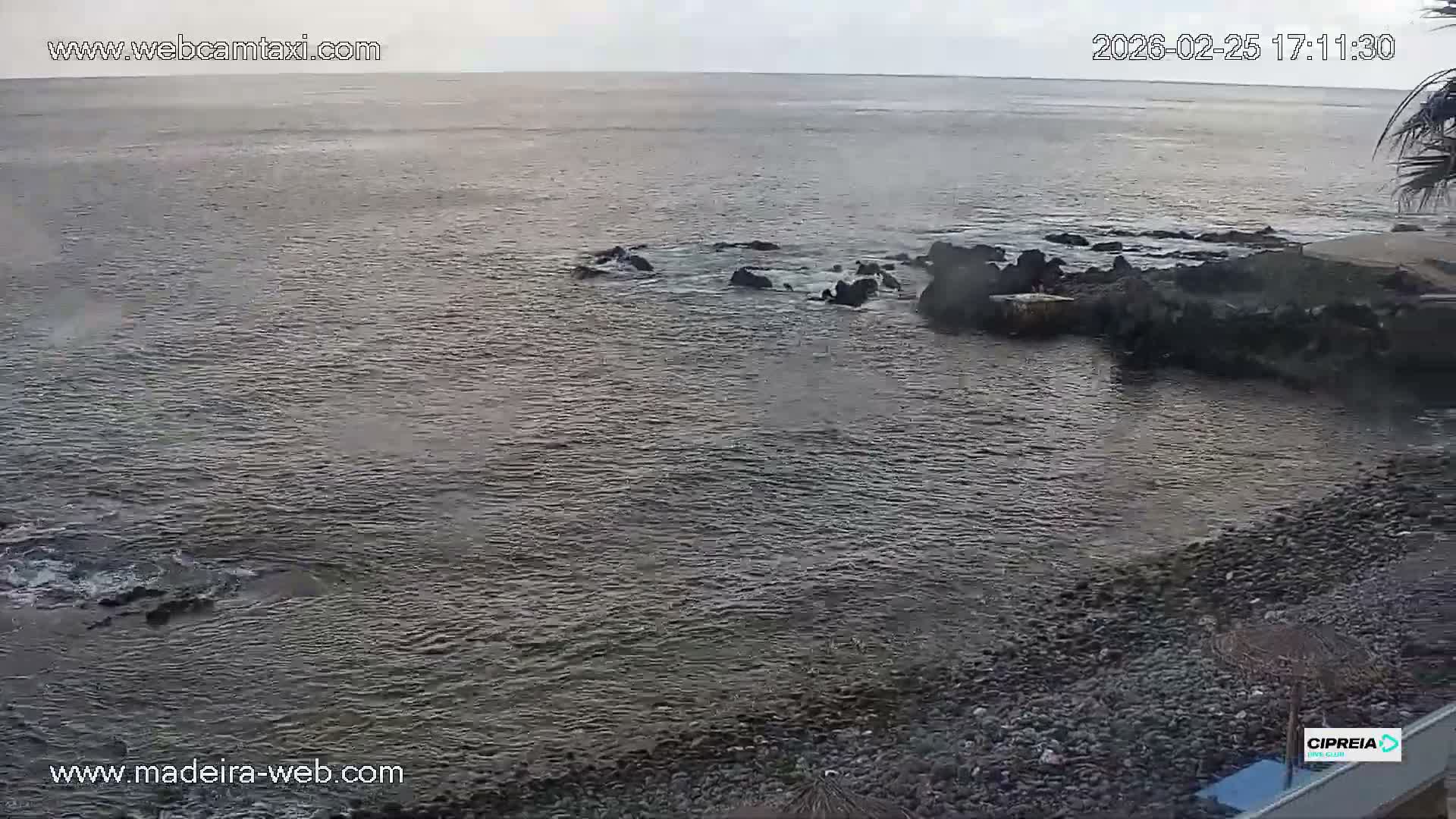 Canico, Praia dos Reis Magos Beach Live Cam, Caniço - Santa Cruz, Madeira, Portugal